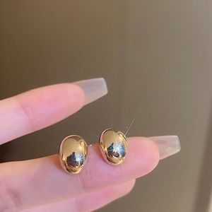 Gold Colored Contemporary Fashion Earring